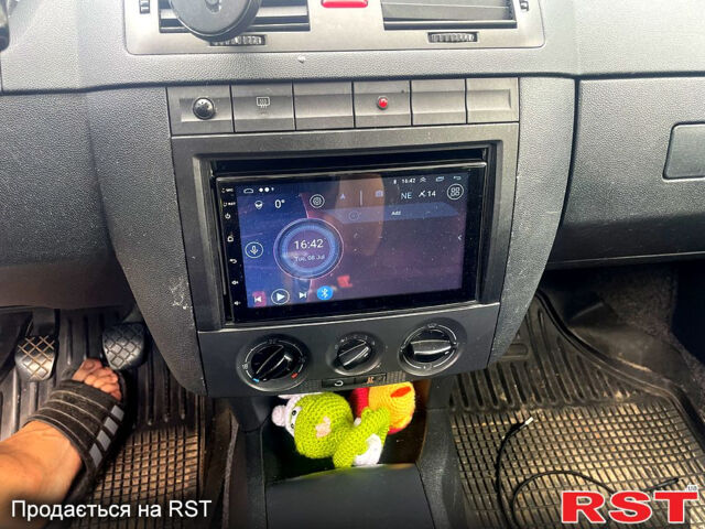 Серый Шкода Фабия, объемом двигателя 1.4 л и пробегом 233 тыс. км за 4000 $, фото 6 на Automoto.ua