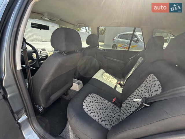 Серый Шкода Фабия, объемом двигателя 1.4 л и пробегом 272 тыс. км за 4500 $, фото 18 на Automoto.ua