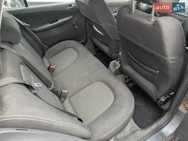 Шкода Фабия 2005 в Ровно на Automoto.ua Серый Шкода Фабия, объемом двигателя 1.39 л и пробегом 180 тыс. км за 3990 $, фото 32 на Automoto.ua
