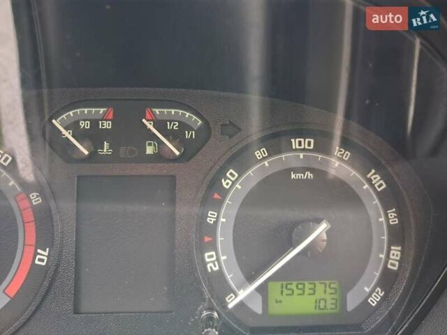 Сірий Шкода Фабія, об'ємом двигуна 1.4 л та пробігом 159 тис. км за 4200 $, фото 1 на Automoto.ua