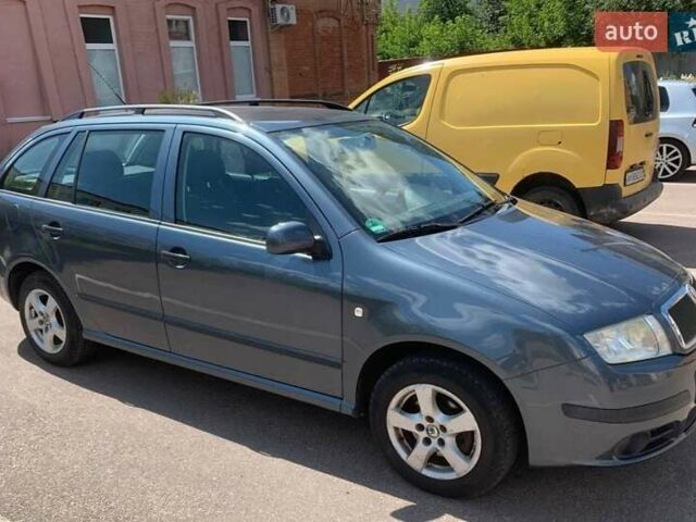 Серый Шкода Фабия, объемом двигателя 1.39 л и пробегом 191 тыс. км за 4550 $, фото 19 на Automoto.ua