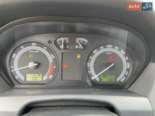 Серый Шкода Фабия, объемом двигателя 1.4 л и пробегом 165 тыс. км за 5450 $, фото 24 на Automoto.ua