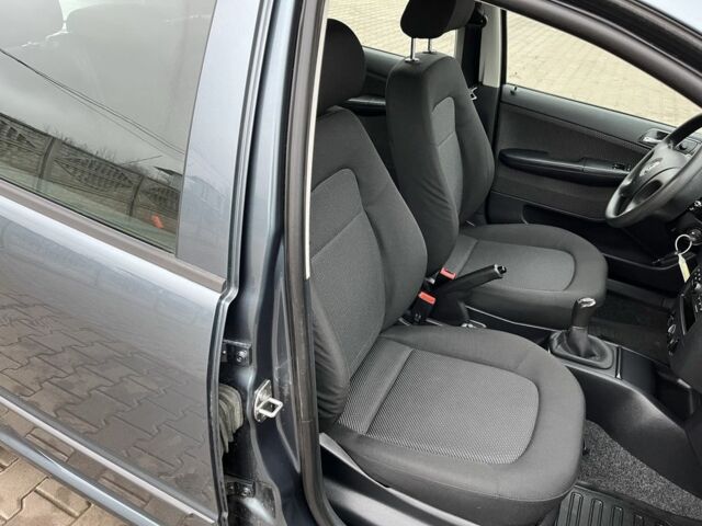 Серый Шкода Фабия, объемом двигателя 1.4 л и пробегом 266 тыс. км за 4750 $, фото 17 на Automoto.ua