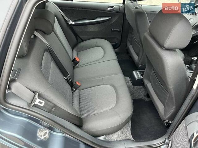Серый Шкода Фабия, объемом двигателя 1.4 л и пробегом 266 тыс. км за 4750 $, фото 18 на Automoto.ua