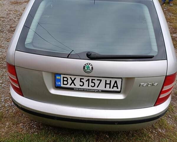 Серый Шкода Фабия, объемом двигателя 1.39 л и пробегом 22 тыс. км за 5000 $, фото 1 на Automoto.ua