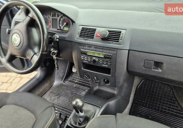 Серый Шкода Фабия, объемом двигателя 1.39 л и пробегом 299 тыс. км за 2999 $, фото 19 на Automoto.ua