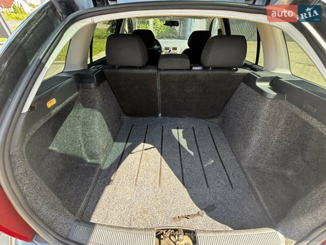 Серый Шкода Фабия, объемом двигателя 1.4 л и пробегом 272 тыс. км за 4500 $, фото 20 на Automoto.ua