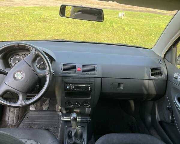 Серый Шкода Фабия, объемом двигателя 1.4 л и пробегом 250 тыс. км за 4499 $, фото 10 на Automoto.ua