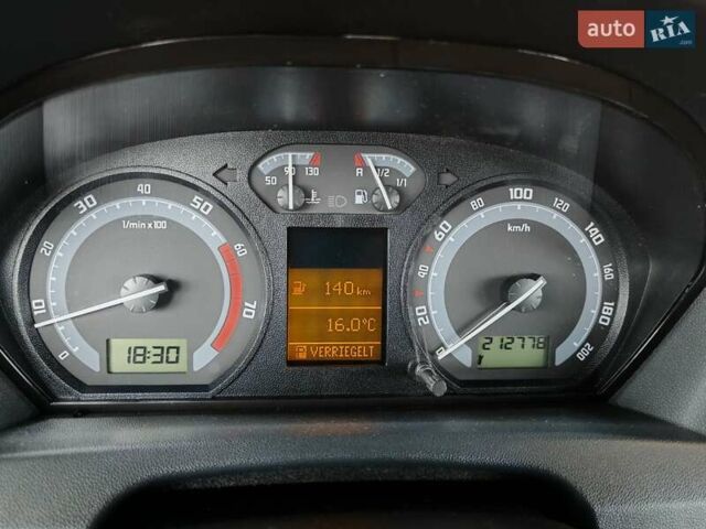 Серый Шкода Фабия, объемом двигателя 1.4 л и пробегом 212 тыс. км за 5500 $, фото 25 на Automoto.ua
