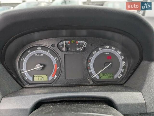 Шкода Фабия 2005 в Ровно на Automoto.ua Серый Шкода Фабия, объемом двигателя 1.39 л и пробегом 180 тыс. км за 3990 $, фото 28 на Automoto.ua