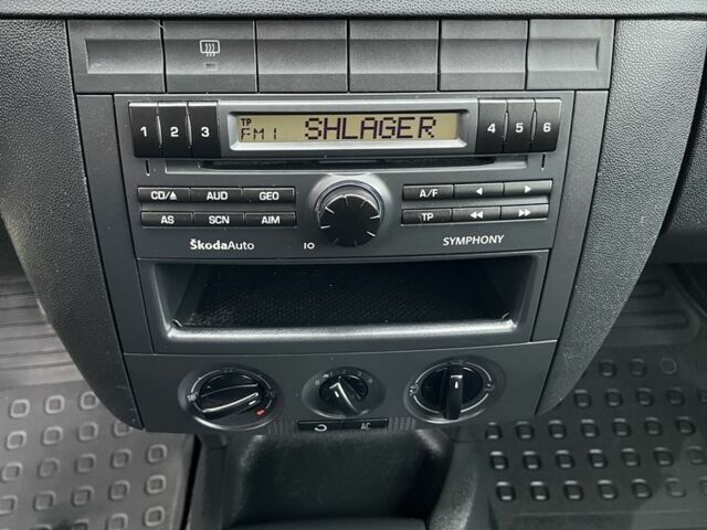 Серый Шкода Фабия, объемом двигателя 1.4 л и пробегом 266 тыс. км за 4750 $, фото 22 на Automoto.ua