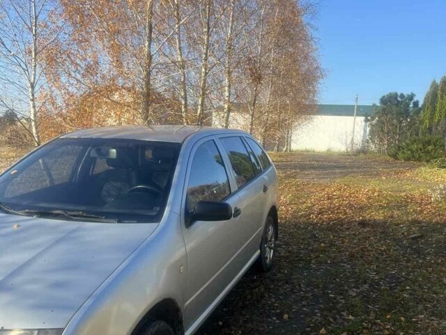 Сірий Шкода Фабія, об'ємом двигуна 1.4 л та пробігом 250 тис. км за 2800 $, фото 1 на Automoto.ua