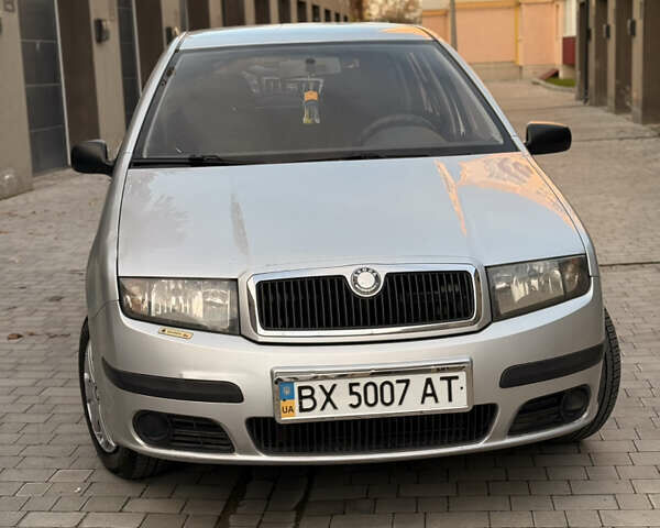 Шкода Фабия 2005 в Каменце-Подольском на Automoto.ua Серый Шкода Фабия, объемом двигателя 1.4 л и пробегом 240 тыс. км за 3850 $, фото 2 на Automoto.ua