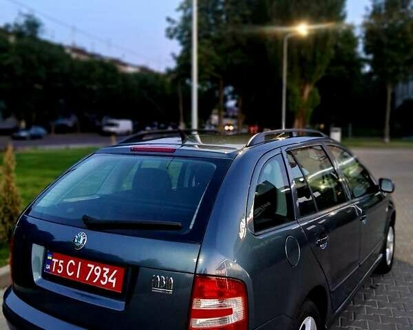 Серый Шкода Фабия, объемом двигателя 1.39 л и пробегом 210 тыс. км за 4300 $, фото 4 на Automoto.ua