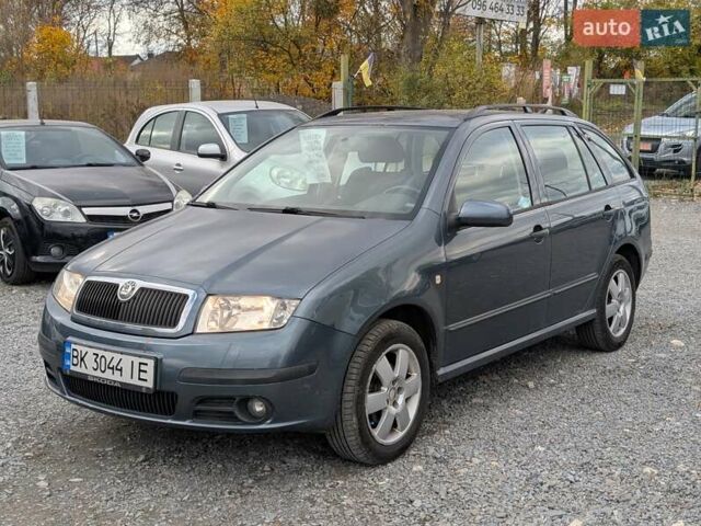 Шкода Фабия 2005 в Ровно на Automoto.ua Серый Шкода Фабия, объемом двигателя 1.39 л и пробегом 180 тыс. км за 3990 $, фото 2 на Automoto.ua
