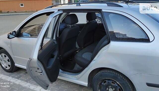 Серый Шкода Фабия, объемом двигателя 1.2 л и пробегом 234 тыс. км за 3000 $, фото 10 на Automoto.ua