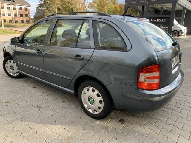 Серый Шкода Фабия, объемом двигателя 1.4 л и пробегом 225 тыс. км за 4450 $, фото 2 на Automoto.ua