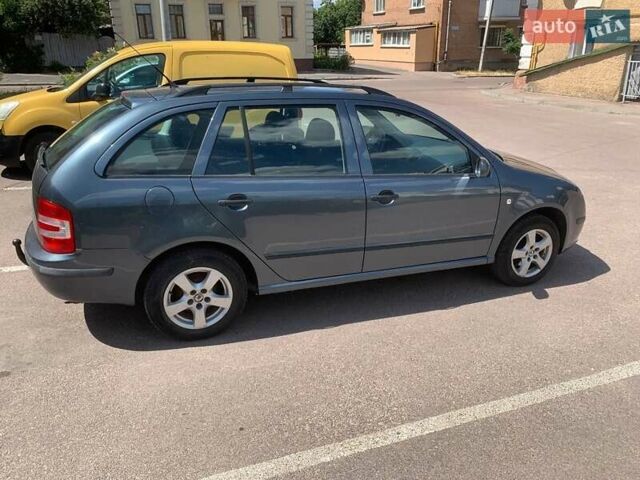 Серый Шкода Фабия, объемом двигателя 1.39 л и пробегом 191 тыс. км за 4550 $, фото 16 на Automoto.ua