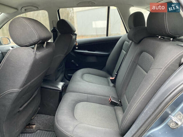 Серый Шкода Фабия, объемом двигателя 1.4 л и пробегом 258 тыс. км за 3950 $, фото 19 на Automoto.ua
