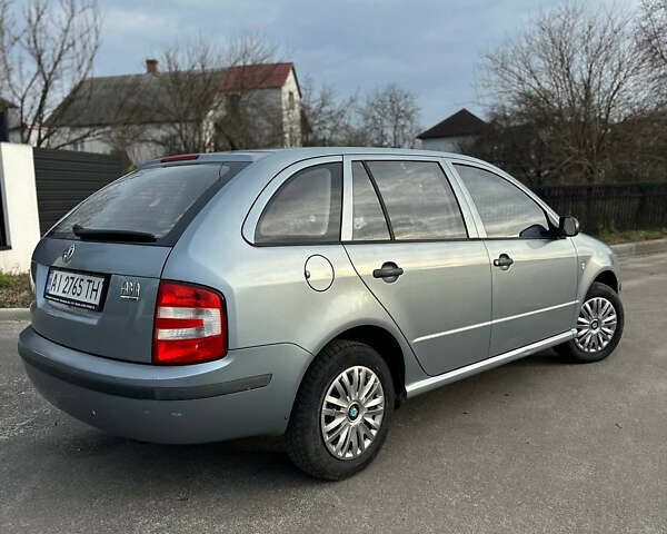 Серый Шкода Фабия, объемом двигателя 1.39 л и пробегом 224 тыс. км за 4500 $, фото 4 на Automoto.ua