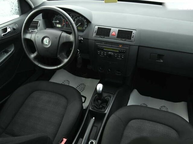 Шкода Фабия 2005 в Бердичеве на Automoto.ua Серый Шкода Фабия, объемом двигателя 1.4 л и пробегом 273 тыс. км за 4400 $, фото 22 на Automoto.ua