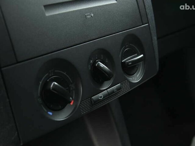 Шкода Фабия 2005 в Бердичеве на Automoto.ua Серый Шкода Фабия, объемом двигателя 1.4 л и пробегом 273 тыс. км за 4400 $, фото 16 на Automoto.ua