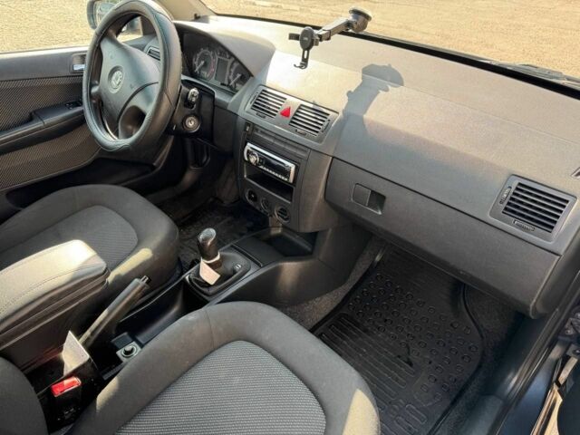 Сірий Шкода Фабія, об'ємом двигуна 1.4 л та пробігом 227 тис. км за 3999 $, фото 2 на Automoto.ua