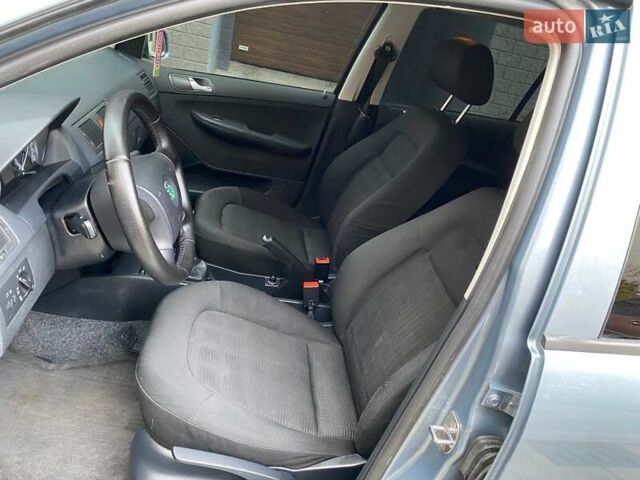 Серый Шкода Фабия, объемом двигателя 1.39 л и пробегом 177 тыс. км за 4800 $, фото 20 на Automoto.ua