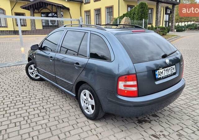 Серый Шкода Фабия, объемом двигателя 1.39 л и пробегом 299 тыс. км за 2999 $, фото 5 на Automoto.ua