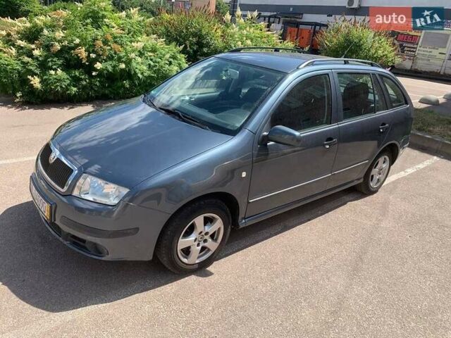 Серый Шкода Фабия, объемом двигателя 1.39 л и пробегом 191 тыс. км за 4550 $, фото 8 на Automoto.ua