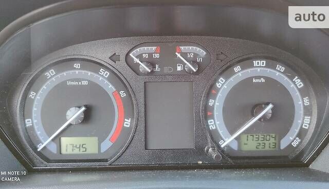 Серый Шкода Фабия, объемом двигателя 1.2 л и пробегом 234 тыс. км за 3000 $, фото 13 на Automoto.ua