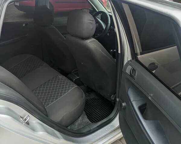 Сірий Шкода Фабія, об'ємом двигуна 0 л та пробігом 240 тис. км за 3300 $, фото 7 на Automoto.ua