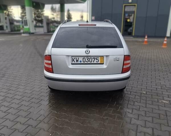 Сірий Шкода Фабія, об'ємом двигуна 1.4 л та пробігом 235 тис. км за 3999 $, фото 5 на Automoto.ua