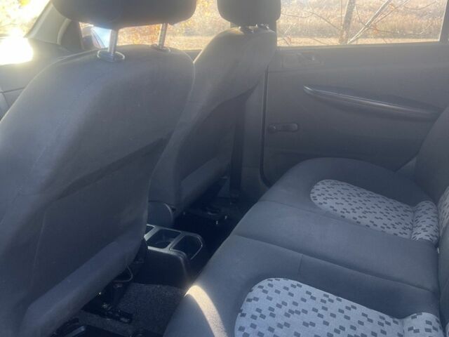 Сірий Шкода Фабія, об'ємом двигуна 1.4 л та пробігом 250 тис. км за 2800 $, фото 11 на Automoto.ua