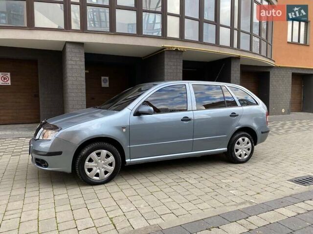 Серый Шкода Фабия, объемом двигателя 1.39 л и пробегом 177 тыс. км за 4800 $, фото 2 на Automoto.ua