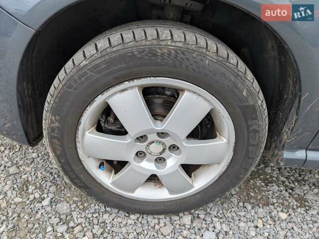 Шкода Фабия 2005 в Ровно на Automoto.ua Серый Шкода Фабия, объемом двигателя 1.39 л и пробегом 180 тыс. км за 3990 $, фото 21 на Automoto.ua