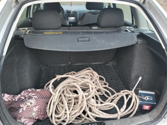 Серый Шкода Фабия, объемом двигателя 1.4 л и пробегом 307 тыс. км за 3700 $, фото 4 на Automoto.ua