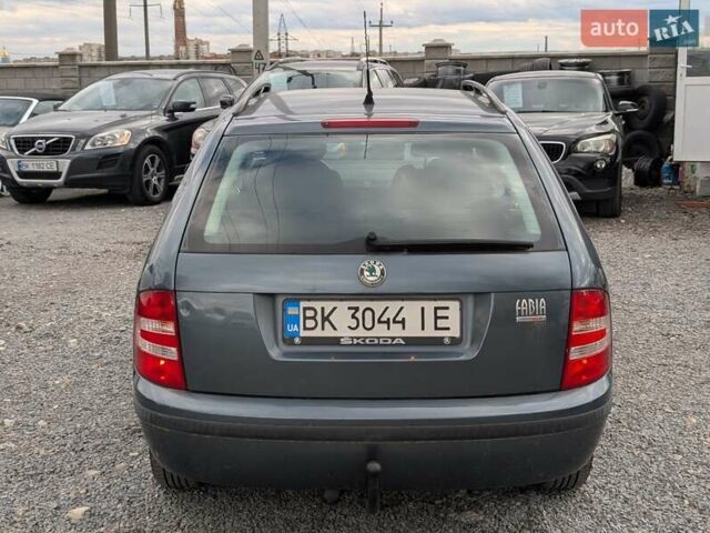 Шкода Фабия 2005 в Ровно на Automoto.ua Серый Шкода Фабия, объемом двигателя 1.39 л и пробегом 180 тыс. км за 3990 $, фото 14 на Automoto.ua