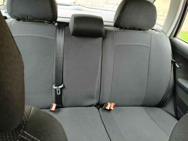 Сірий Шкода Фабія, об'ємом двигуна 1.4 л та пробігом 220 тис. км за 5000 $, фото 5 на Automoto.ua