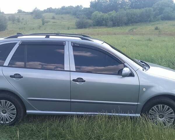 Серый Шкода Фабия, объемом двигателя 1.39 л и пробегом 241 тыс. км за 5000 $, фото 4 на Automoto.ua