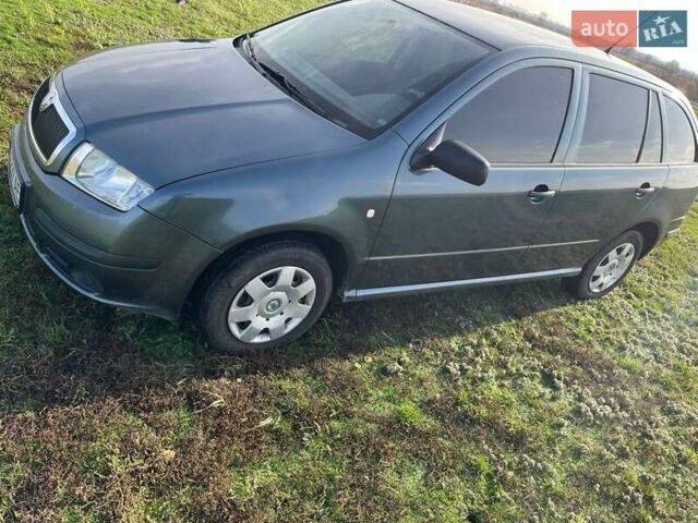 Серый Шкода Фабия, объемом двигателя 1.4 л и пробегом 250 тыс. км за 4499 $, фото 5 на Automoto.ua