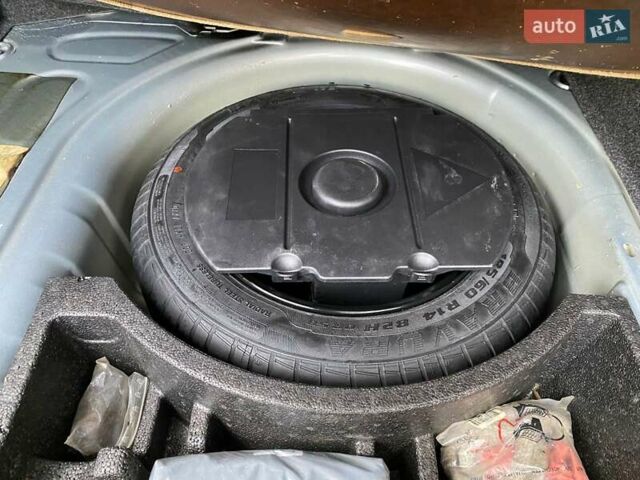 Серый Шкода Фабия, объемом двигателя 1.39 л и пробегом 177 тыс. км за 4800 $, фото 31 на Automoto.ua