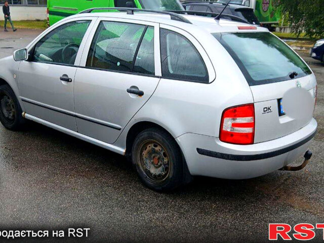 Серый Шкода Фабия, объемом двигателя 1.4 л и пробегом 225 тыс. км за 3500 $, фото 12 на Automoto.ua