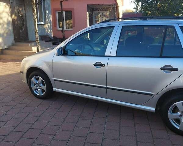 Шкода Фабия 2006 в Тысменице на Automoto.ua Серый Шкода Фабия, объемом двигателя 1.4 л и пробегом 160 тыс. км за 3950 $, фото 9 на Automoto.ua