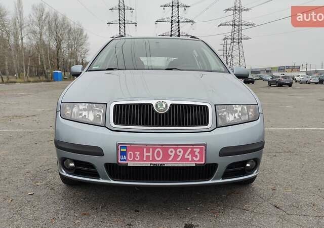 Серый Шкода Фабия, объемом двигателя 1.4 л и пробегом 194 тыс. км за 4900 $, фото 8 на Automoto.ua