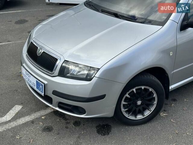 Шкода Фабия 2006 в Киеве на Automoto.ua Серый Шкода Фабия, объемом двигателя 1.2 л и пробегом 158 тыс. км за 4690 $, фото 9 на Automoto.ua