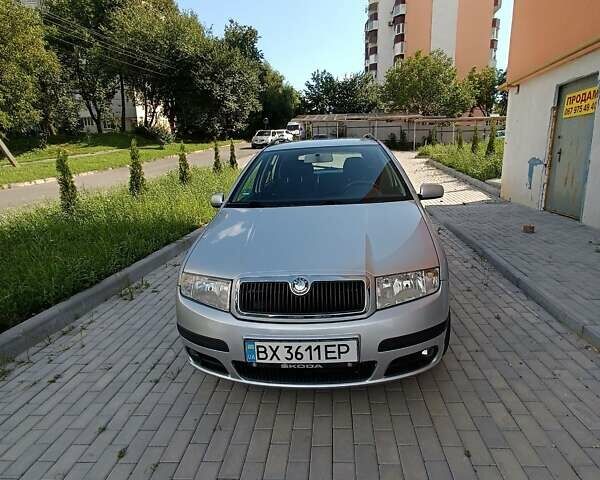 Серый Шкода Фабия, объемом двигателя 1.4 л и пробегом 208 тыс. км за 5700 $, фото 3 на Automoto.ua