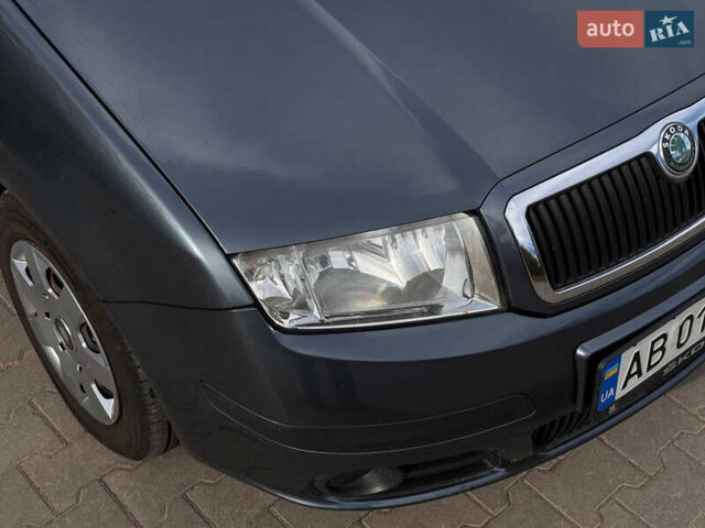 Серый Шкода Фабия, объемом двигателя 1.39 л и пробегом 220 тыс. км за 4200 $, фото 1 на Automoto.ua