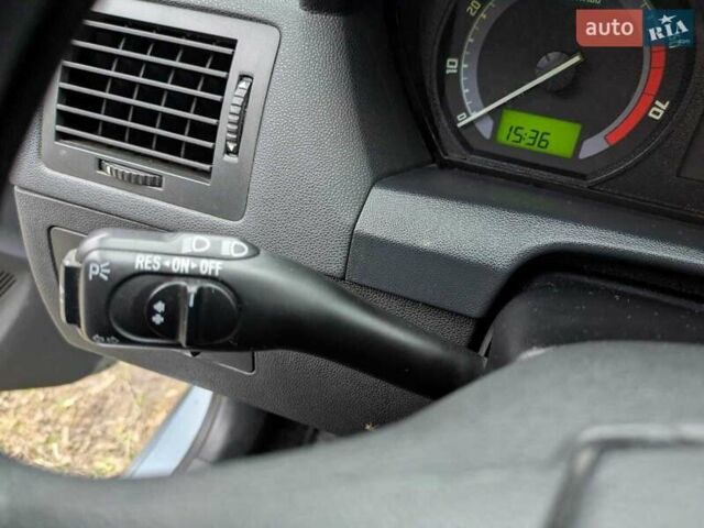 Серый Шкода Фабия, объемом двигателя 1.39 л и пробегом 230 тыс. км за 5000 $, фото 12 на Automoto.ua