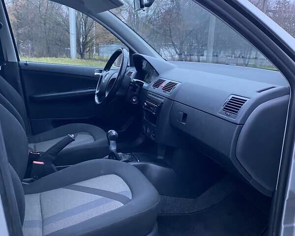 Сірий Шкода Фабія, об'ємом двигуна 1.4 л та пробігом 204 тис. км за 4999 $, фото 14 на Automoto.ua